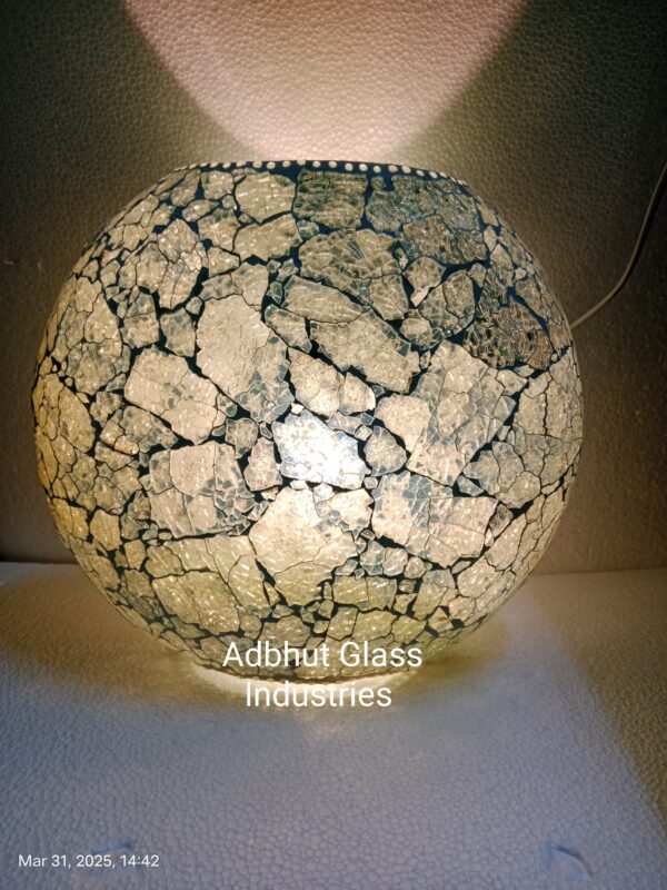 Crackle Globe Table Lamp